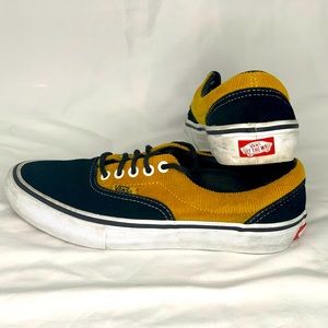 Vans low top - Suede & Corduroy - Size Men 7 / Women 8.5
